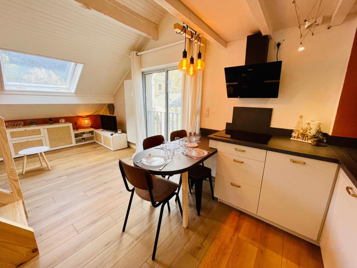 Charmant Appartement Idealement Situe แซ็งต์-ลารีย์-ซูว์ลอง ภายนอก รูปภาพ