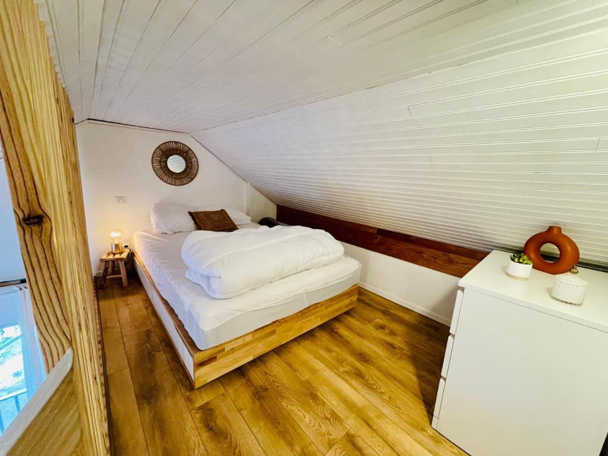 Charmant Appartement Idealement Situe แซ็งต์-ลารีย์-ซูว์ลอง ภายนอก รูปภาพ